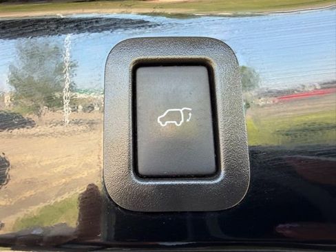 Used 2018 Toyota Highlander XLE AWD/4WD image 37