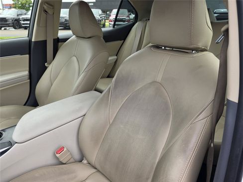 Used 2018 Toyota Camry LE FWD image 24