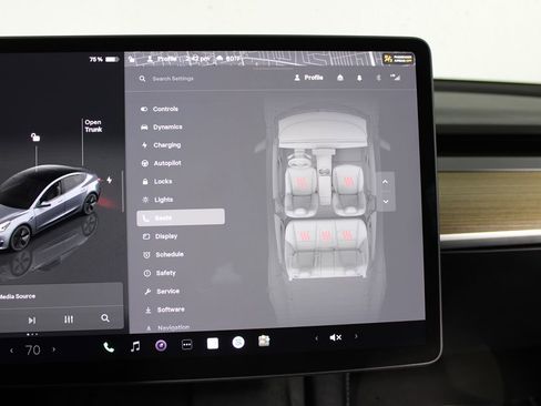 Used 2023 Tesla Model 3 Standard Range image 18