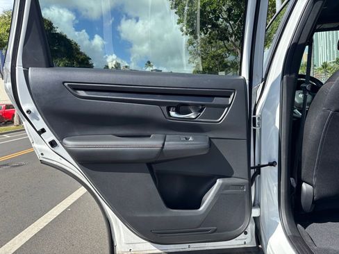Used 2025 Honda CR-V Sport image 16