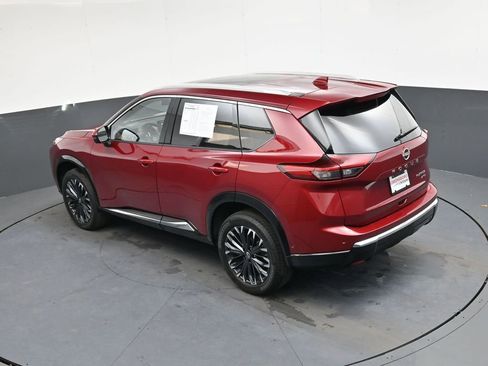 Used 2025 Nissan Rogue Platinum w/ Platinum Premium Package image 34