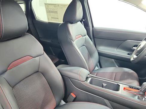 Used 2025 Nissan Kicks SR AWD/4WD image 24