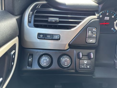 Used 2017 GMC Yukon Denali AWD/4WD image 20