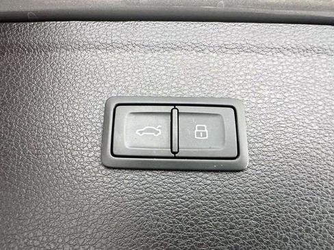 Used 2023 Audi Q5 2.0T Premium w/ Convenience Package AWD/4WD image 11