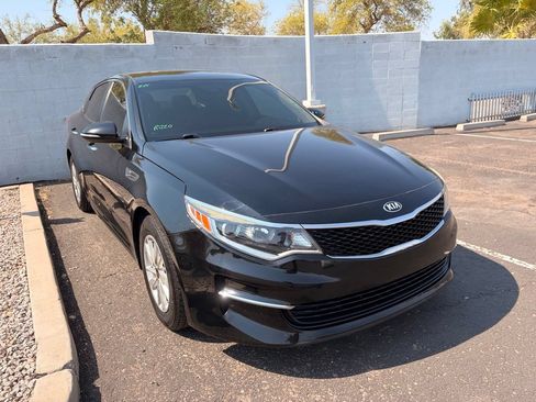 Used 2017 Kia Optima LX FWD image 4