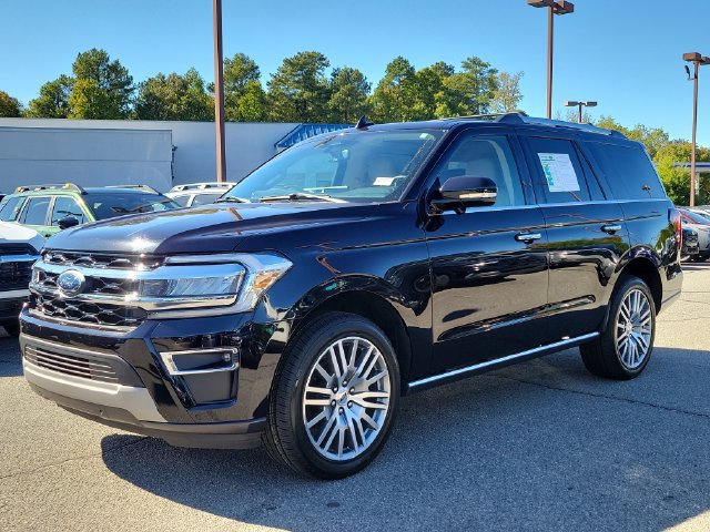 Used 2023 Ford Expedition Limited RWD image 3