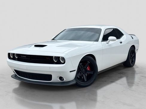 Used 2019 Dodge Challenger R/T w/ Driver Convenience Group RWD image 1