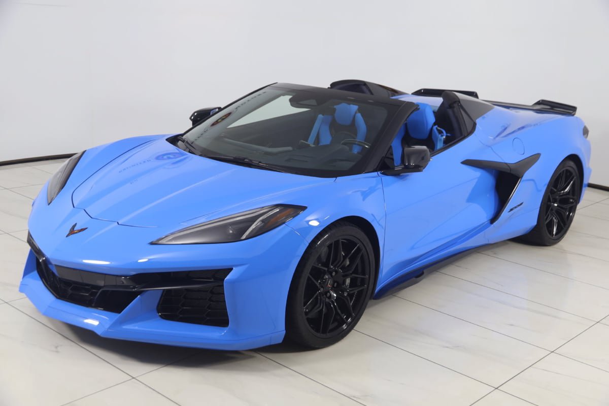 Used 2024 Chevrolet Corvette Z06 w/ Stealth Interior Trim Package RWD image 28