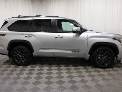 Used 2025 Toyota Sequoia Platinum AWD/4WD image 35