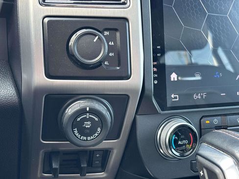 Used 2019 Ford F150 Platinum w/ Equipment Group 701A Luxury image 30