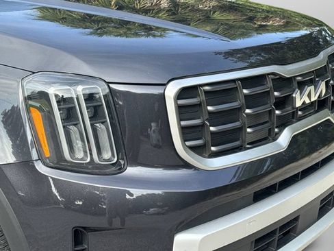 Used 2025 Kia Telluride S FWD image 9