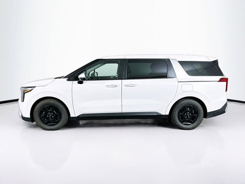 Used 2026 Kia Carnival FWD image 4