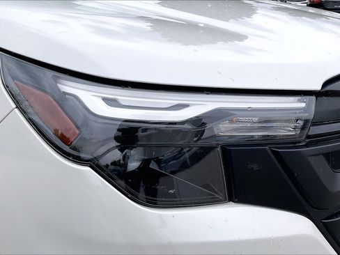 Certified 2025 Subaru Forester AWD/4WD image 29
