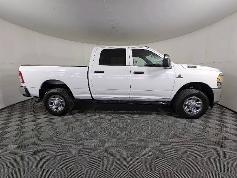 Used 2023 RAM 2500 Tradesman w/ Chrome Appearance Group AWD/4WD image 11