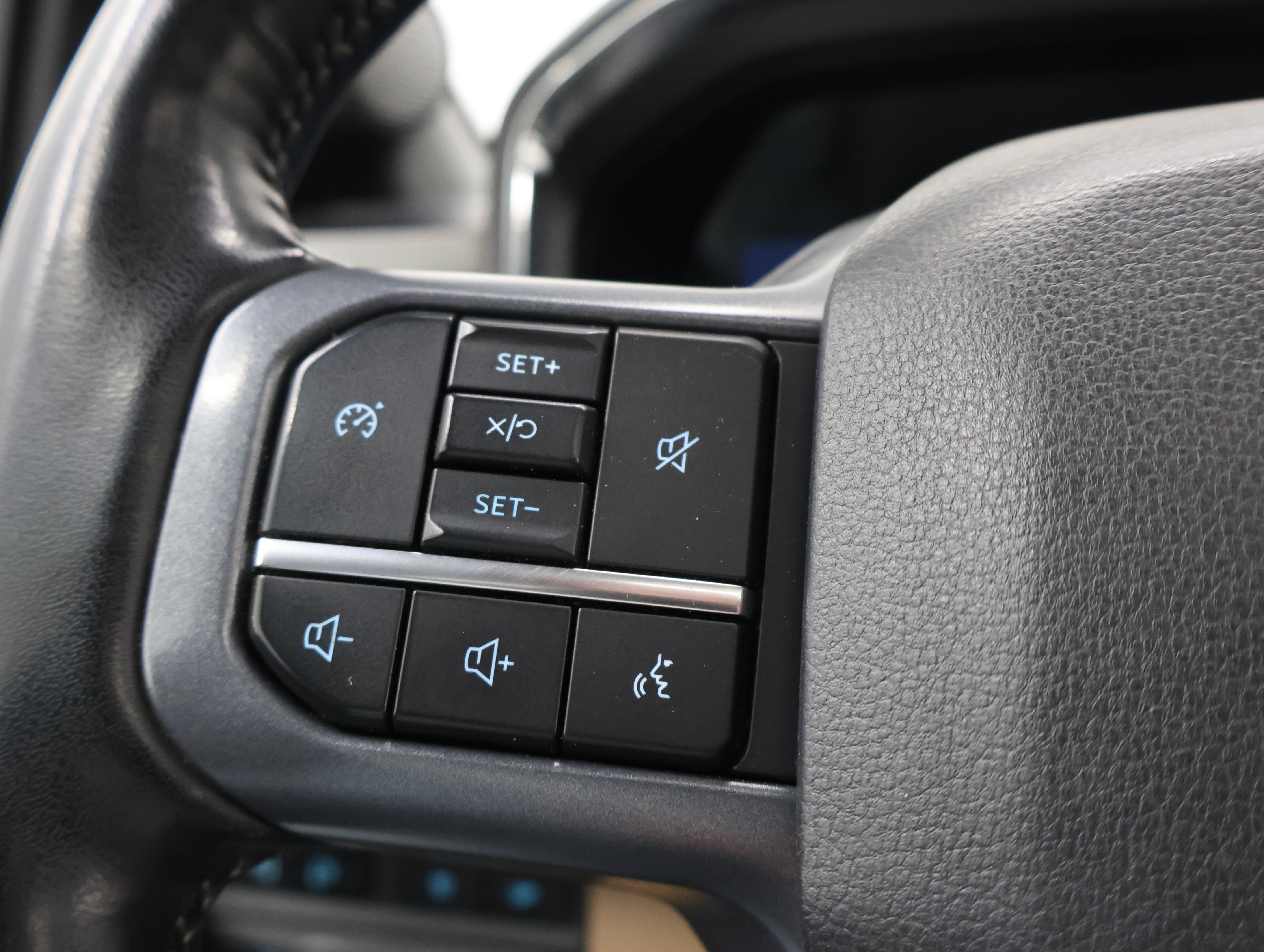 Used 2024 Ford F350 Lariat w/ Sport Appearance Package AWD/4WD image 16