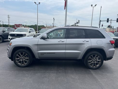 Used 2016 Jeep Grand Cherokee Limited 75th Anniversary AWD/4WD image 8