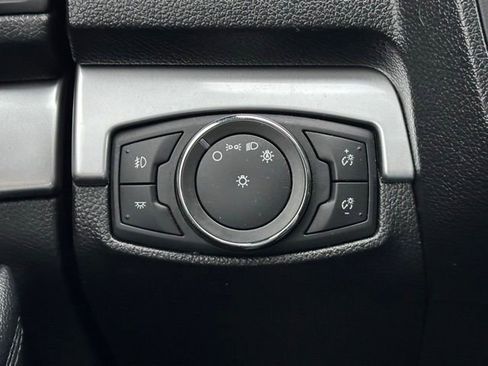 Used 2017 Ford Explorer XLT image 36