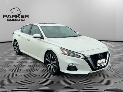 Used 2020 Nissan Altima 2.0 Platinum FWD image 7