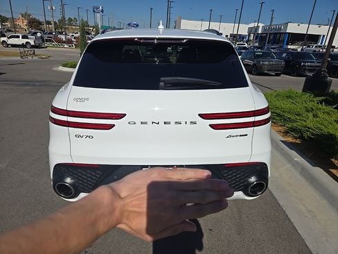 Used 2025 Genesis GV70 3.5T Sport w/ Sport Prestige Package image 8