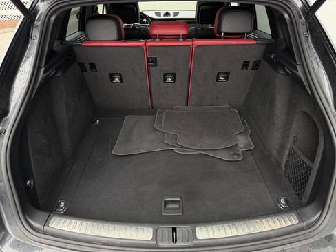 Used 2018 Porsche Macan image 40