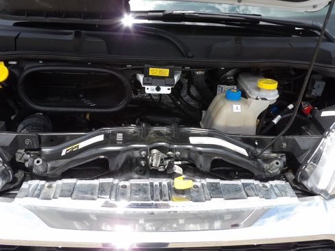 Used 2025 RAM ProMaster 2500 w/ U-Haul Equipment Group FWD image 17