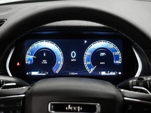 Certified 2025 Jeep Grand Cherokee Laredo w/ Luxury Tech Group I image 21