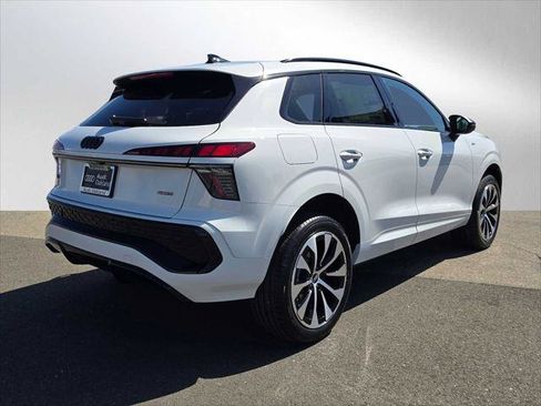 New 2026 Audi Q3 quattro 2.0T AWD/4WD image 3