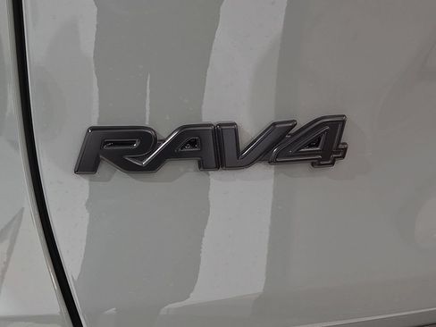 Used 2023 Toyota RAV4 XLE Premium FWD image 11