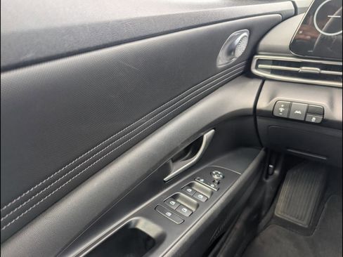 Used 2023 Hyundai Elantra SEL w/ Convenience Package image 21