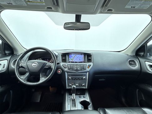 Used 2018 Nissan Pathfinder SL image 19