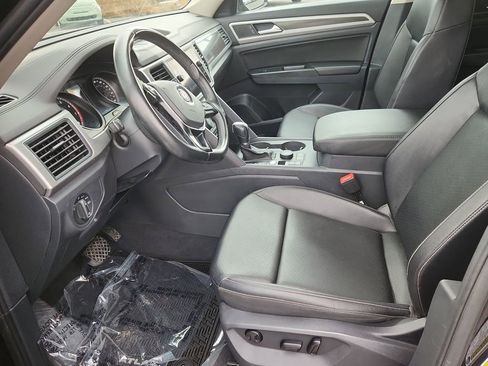 Used 2019 Volkswagen Atlas SE w/ Towing Package image 7