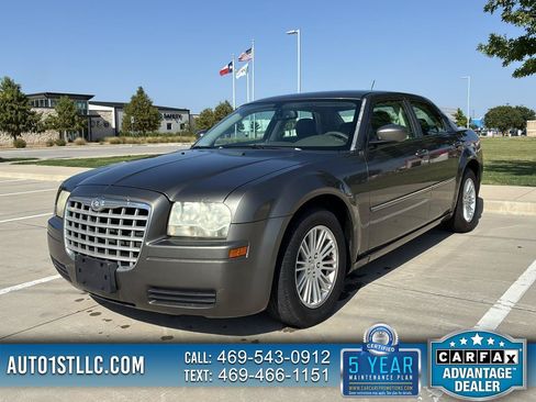 Used 2008 Chrysler 300 LX RWD image 1