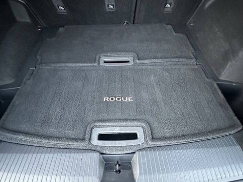 Used 2022 Nissan Rogue SL w/ SL Premium Package image 19