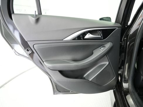 Used 2019 INFINITI QX30 w/ Navigation Package image 31