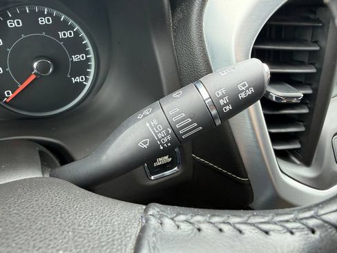 Used 2018 GMC Acadia SLE FWD image 21