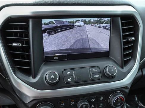 Used 2023 GMC Acadia SLT FWD image 19