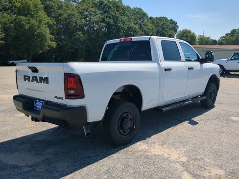 New 2026 RAM 2500 Tradesman AWD/4WD image 3