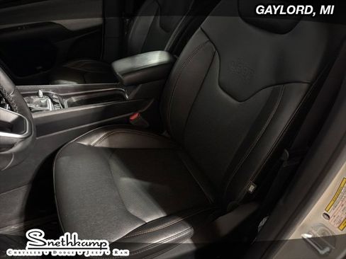 Used 2022 Jeep Compass Latitude image 12