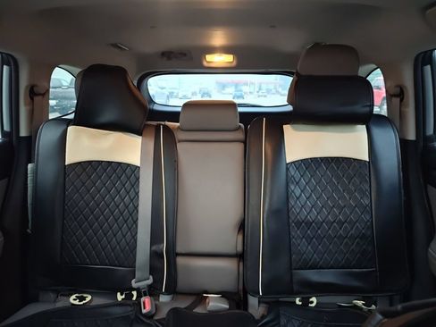 Used 2023 Toyota Highlander L FWD image 10