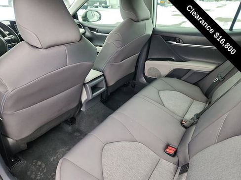 Used 2022 Toyota Camry LE image 22