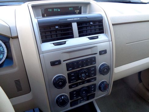 Used 2012 Ford Escape XLT image 33