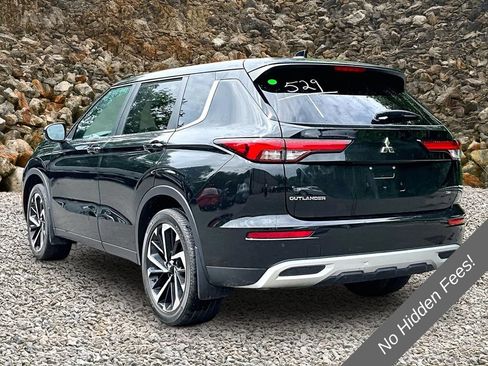 Used 2023 Mitsubishi Outlander SE FWD image 9