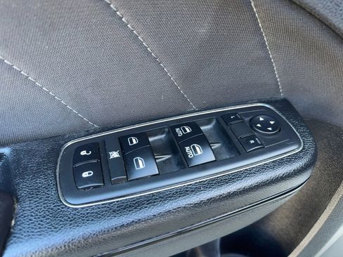 Used 2017 Dodge Charger SXT w/ Blacktop Package RWD image 11