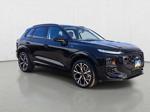 New 2026 Audi Q3 quattro 2.0T AWD/4WD image 3