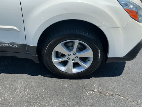 Used 2014 Subaru Outback 2.5i Limited w/ Moonroof Package AWD/4WD image 29