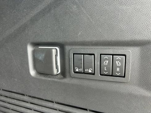 Used 2021 Chevrolet Tahoe High Country w/ Technology Package AWD/4WD image 51