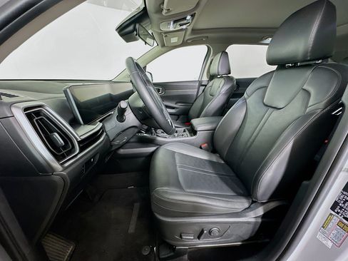 Used 2024 Kia Sorento S w/ Panoramic Sunroof Package FWD image 13
