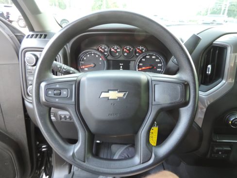 Used 2021 Chevrolet Silverado 2500 Custom w/ Custom Value Package image 8