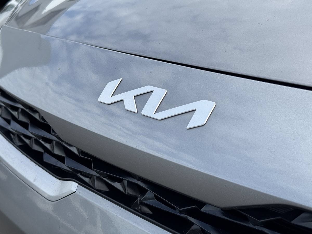 Used 2023 Kia Forte LXS FWD image 4