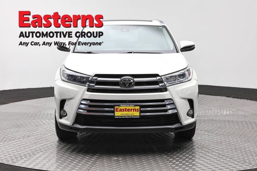 Used 2017 Toyota Highlander Limited Platinum AWD/4WD image 4